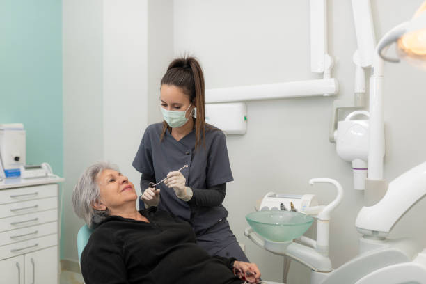 Best Emergency Tooth Extraction in Loma Ri, CA